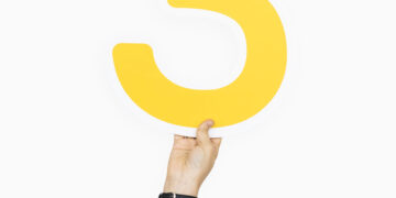 5 วิธีฝึกพูดภาษาอังกฤษให้ได้ภายใน 3 เดือน จากคนไม่กล้าพูด  พูดได้คล่อง เริ่มที่ตัวคุณเองวันนี้