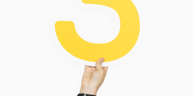 5 วิธีฝึกพูดภาษาอังกฤษให้ได้ภายใน 3 เดือน จากคนไม่กล้าพูด  พูดได้คล่อง เริ่มที่ตัวคุณเองวันนี้